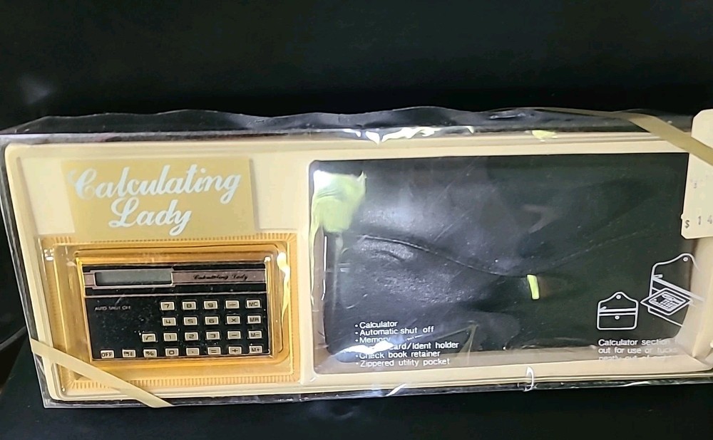 Vtg New Works! Calculating Lady Calculator Wallet Made In Taiwan 13306 Checkbook