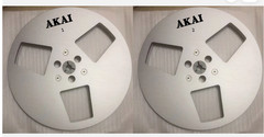 1 Pair Silver Akai 7&Prime; x 1/4&Prime; alum Take-Up Reel for Reel-to-Reel Tape Recorders..