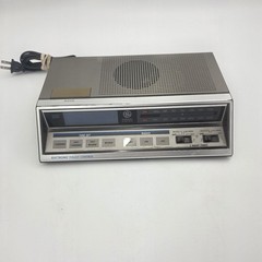 VTG GE General Electric 7-4663A ELECTRONIC TOUCH Alarm Clock Radio -WORKS!