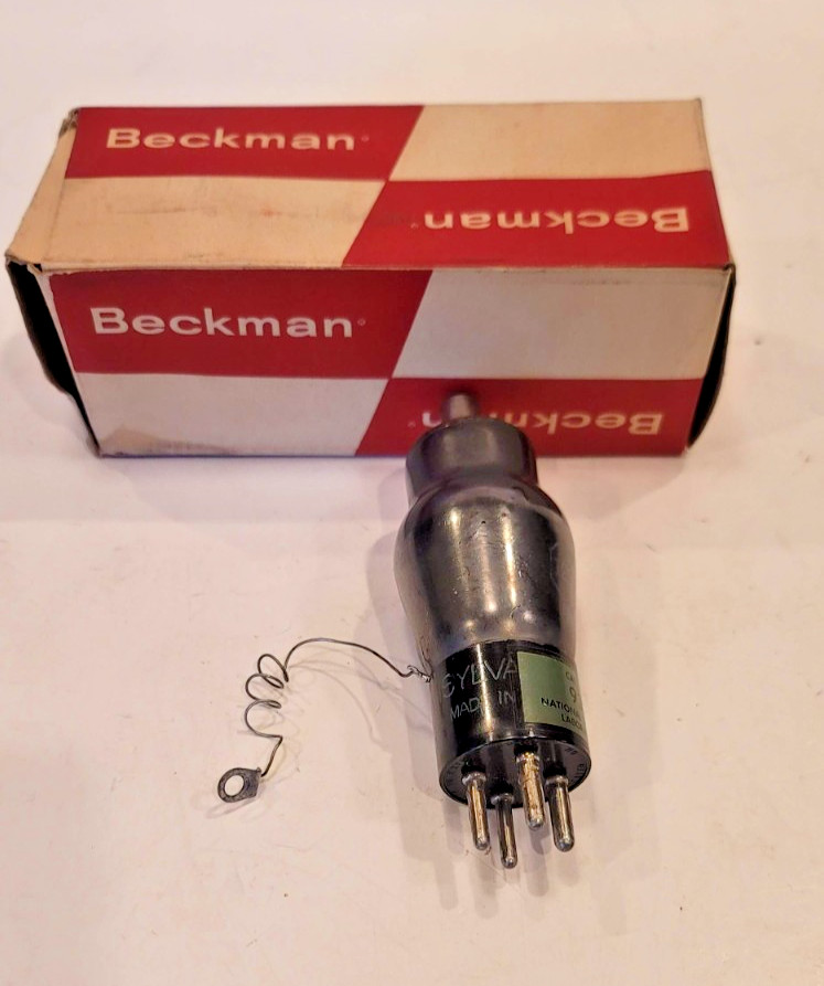 2532 932 Beckman Black Coated Glass made in U.S.A in Original Box Qty 2 Pcs