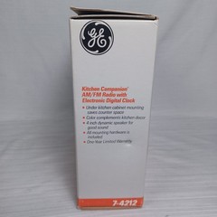 NEW Vintage GE Spacemaker Under Cabinet Kitchen AM/FM Radio Clock 7-4212
