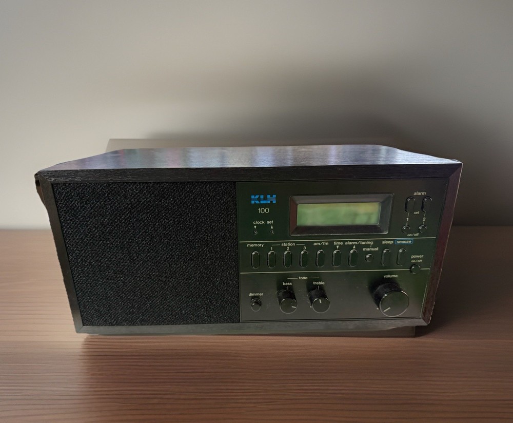 KLH Model 100 AM/FM Table Radio Good Working Shape