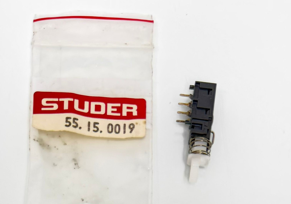 Studer A807 A812 A970 A963 A810 A9 Push-Button Switch 1x2U locking 55.15.0019