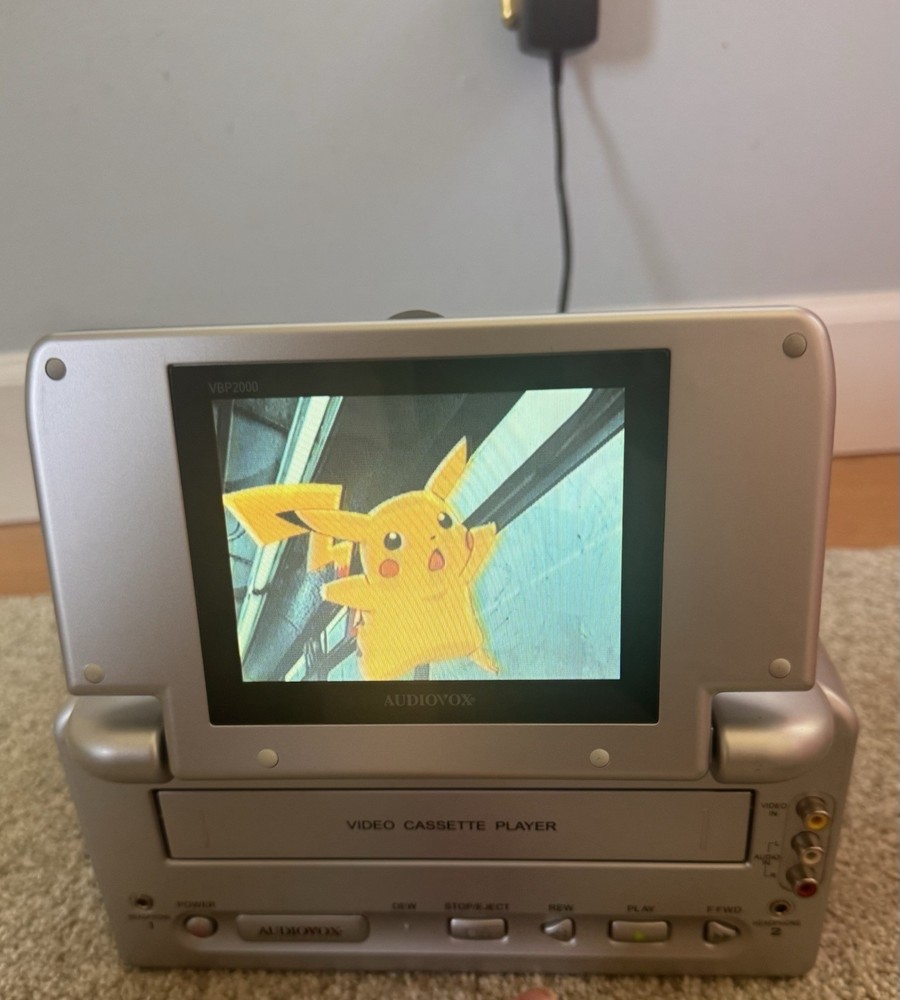 Audiovox VBP2000 Portable VHS Player 5&Prime; Screen TESTED WORKS w/ Cords, Bag Case