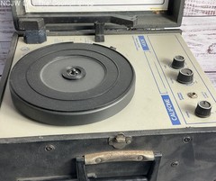CALIFONE Vintage 1430k Turntable Phonograph Portable Record Player