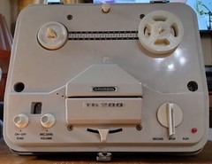 Vintage Grundig TK 200 Reel To Reel Tape Recorder – NEEDS BELTS
