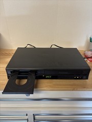 VCR/DVD COMBO JVC HR‑XVC14BU Player 4 Hi-Fi Stereo VCR No Remote Fully Serviced
