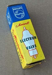 Vintage NEW Philps 6146B YL1370 Miniwatt Tube Electron Valve