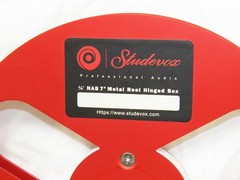(1) Single Red 7&Prime; Metal Take Up Reel w/ Hard Plastic Case ~ Preowned