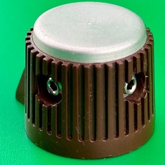 (1) VINTAGE CONTROL KNOB BROWN /Alum FACE ~ 7/8&Prime; Dia 3/4&Prime; Height, 1/4&Prime; Shaft