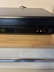 VCR/DVD COMBO JVC HR‑XVC14BU Player 4 Hi-Fi Stereo VCR No Remote Fully Serviced