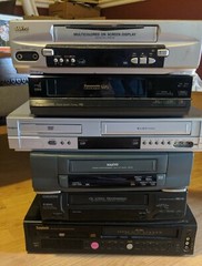 Lot of VCRs and VCR/DVD Combos- None working, models listed -MAKE OFFER!!!!