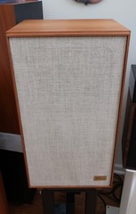 Acoustic Research AR3a Improved European model. Near excellent condition!