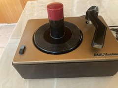 VINTAGE RCA VICTOR 1950 TURN TABLE MODEL 45 J-2. 1 OWNER. WORKS. « NICE »