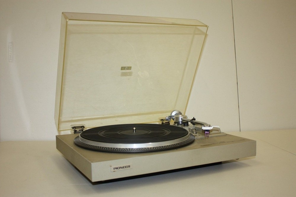 Vintage Pioneer Direct Drive Automatic Return Turntable Model PL – 518 – Works