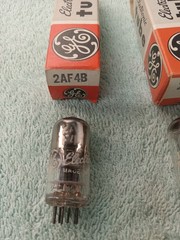 3 General Electric TV/Radio Electronic Tubes ( 2av2 2af4b 5bk7a )