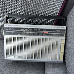 Vintage Radio General Electric 7-2650A AM/FM Battery and Cord Tested/Working