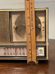 Vintage General Electric Table Radio Model C2535A Buff Plastic W/ Clock (Read)