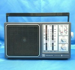 Vintage GE TV Sound AM FM WB TV 4-Band Portable Radio 7-2945A Dual Power TESTED