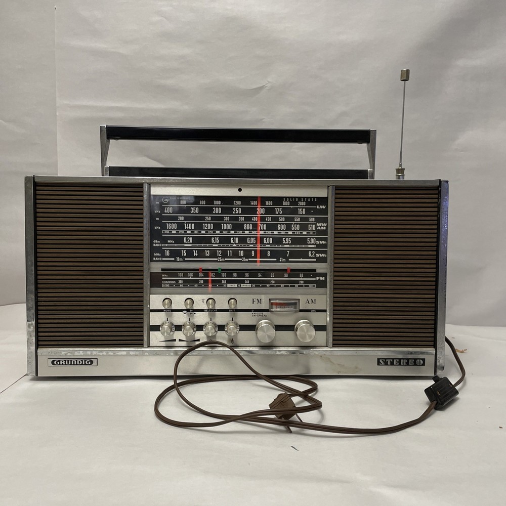 Rare-Grundig Stereo Concert-Boy 4000-Radio,AM/FM/SW/Phono Tested