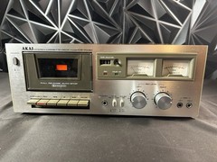 Akai CS-703D Cassette Deck – Powers On, Lights Work, No Tape, Parts
