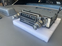 1965 Impala SS / Biscayne/ Bel Air GM Delco AM Radio OEM 986096