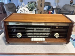 Norelco (Philips) B5X43A/54 Bi-Ampli tube radio, manufactured in Holland