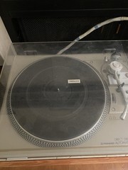 PL- 518 pioneer turntables Clean. fully functioning, Upgraded RCA cable VIDEO