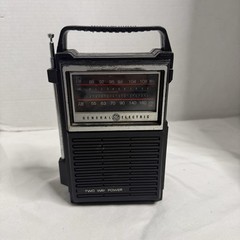 Vintage 1973 General Electric Two-Way-Power AM/FM Radio 7-2800 B