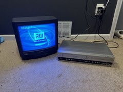 Sony Trinitron 13&Prime; model KV-13M42 2002 Retro gaming TV With Remote Working