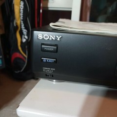 Sony EV-C200 Hi8 Video 8 VCR Player Recorder HiFi Stereo READ DESCRIPTION