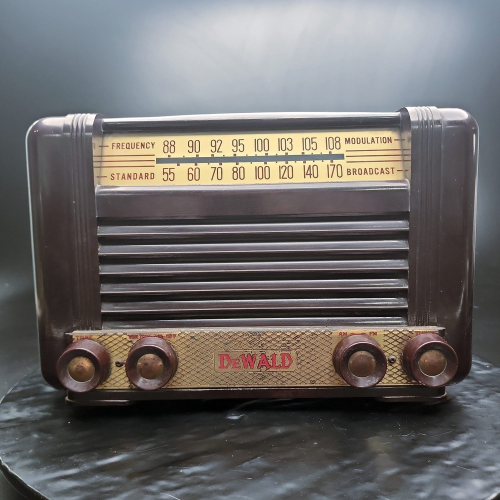 DeWald C-800 AM/FM Tube Receiver Radio Antique 1950s Bakelite Parts/Repair