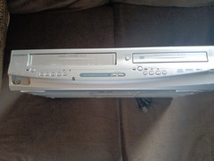 Sylvania DVC840F DVD/VCR Combo VCR/DVD Player Plays VHS & DVD 4 Head
