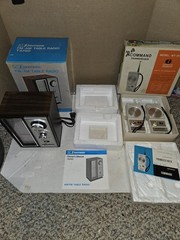 Vintage 70&rsquo;s Emerson AM/FM Electric Table Radio T5750,Command Transceivers,Boxes