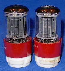Strong Matched Pair RCA Black Plate Red Base 5692 Vacuum Tubes 1955 Dates