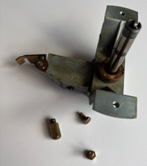 Dual 1229Q Vintage Stereo Turntable Platter Support Bearing Shaft