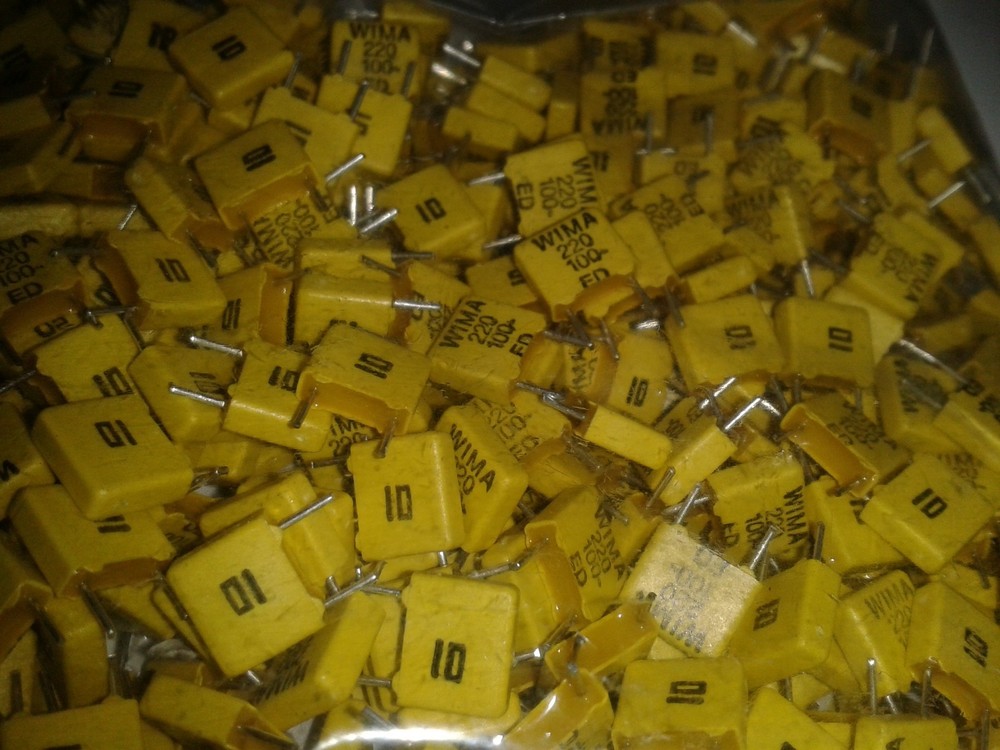40pcs of Genuine Wima 220pF 100V 10% 5mm TUBE AMP polycarbonate caps for audio!