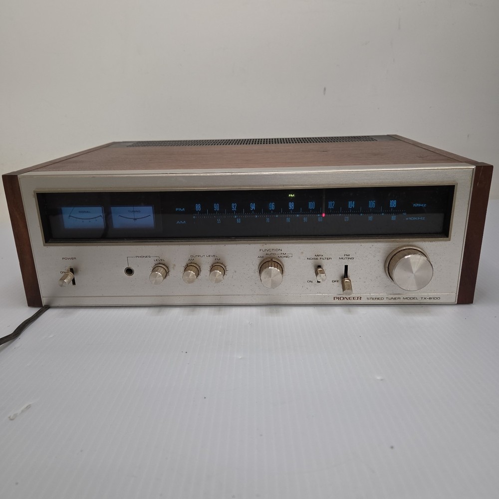 Pioneer TX‑8100– Vintage FM/AM Tuner – Twsted And Working