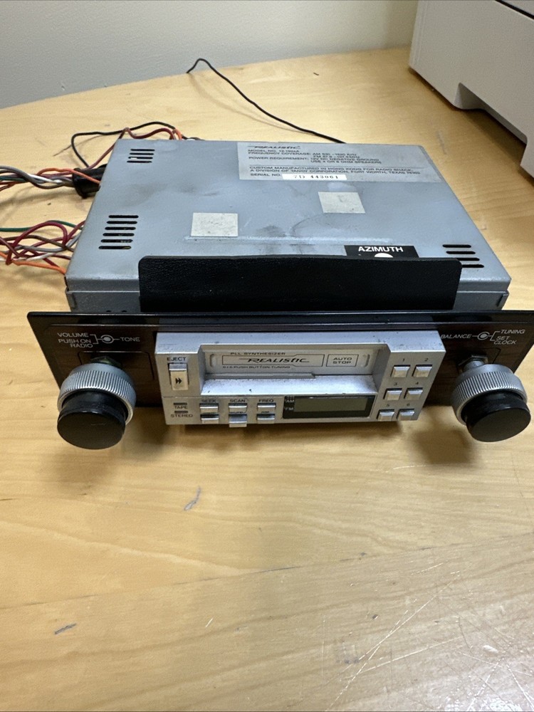 Vintage Realistic Model #12-1924A In Dash AM/FM Stereo Car Cassette