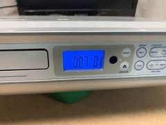 Audiovox KCD-3180 VTG Under Cabinet Kitchen & Garage AM/FM Clock Radio CD Player