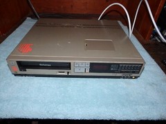 Sony SL-2400 Betamax beta tape player Recorder Powers On Read Description