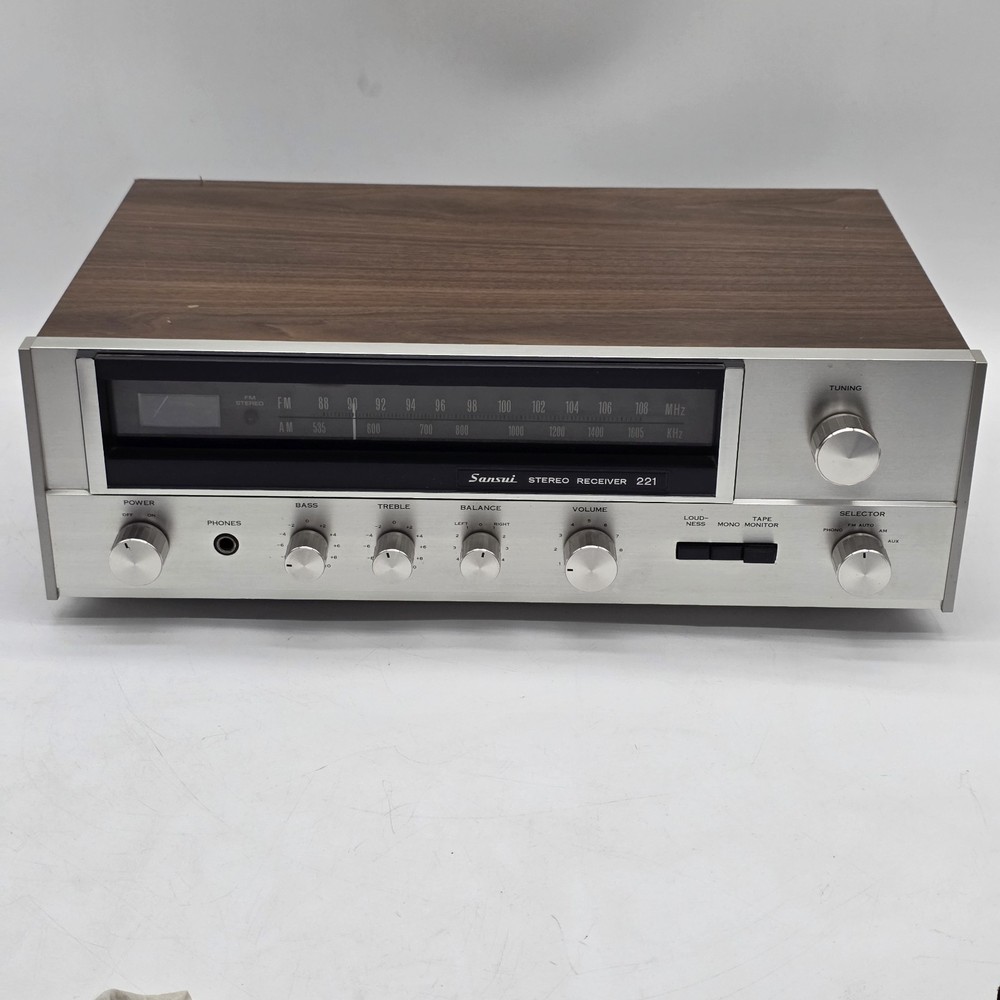 Vintage-Sansui 221 Stereo Receiver FM/AM