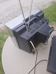 Mitsubishi 13&Prime; CS-1342R TV for Retro Gaming With Antenna Works