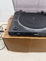 Pioneer PL-990 Automatic Stereo Turntable