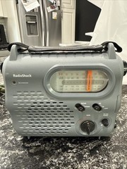 Radio Shack Model 20-238 Portable Emergency Radio w Dynamo Crank – AM/FM/SW1/SW2