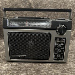 Vintage General Electric Super Radio GE Model No. 7-2880B Long Range Tested