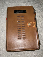 General Electric AM/FM Radio AM/FM Leather Case P-975B Tested Working See Video