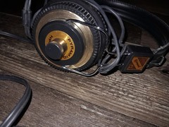 2 Perfect Pair Vintage Pyramid HP-50 Stereo Headphones Black Gold Retro 1970s