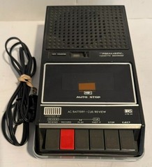 Vintage Realistic Portable Cassette Recorder CTR-41-READ