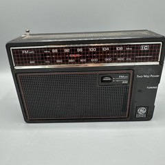 General Electric AM/FM Portable Radio Two Way Power Model #7-2660D Tested VTG GE